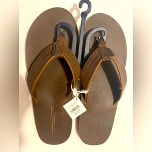Brand new never worn. AE classic leather flip flops Size 11